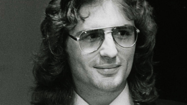 Waco: American Apocalypse. David Koresh in Waco: American Apocalypse. Cr. Rod Aydelotte/Waco Tribune Herald/Courtesy of Netflix © 2023. Branch Davidians during the 1988 court case involving a shooting between them and George Roden.
