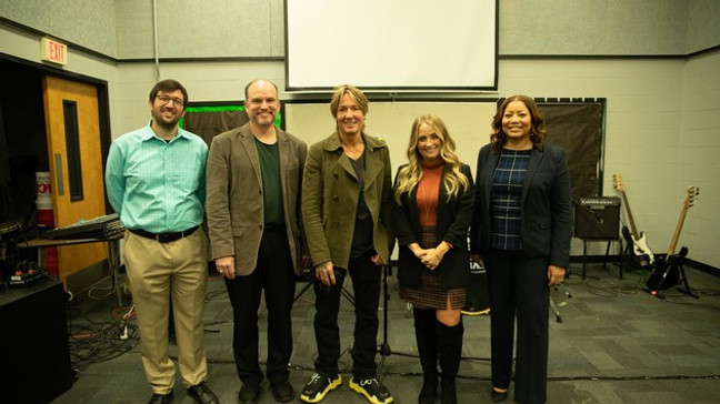 Keith Urban and the CMA Foundation visit Hillwood High School in Nashville, TN on Tuesday, November 30, 2021. (Photo: Acacia Evans/CMA){p}{/p}