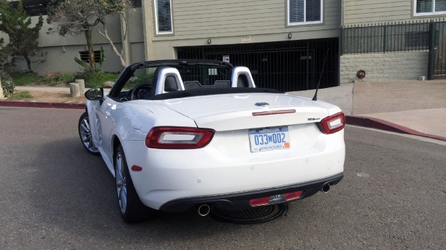 2017 Fiat 124 Spider (Photo by Jill Ciminillo)