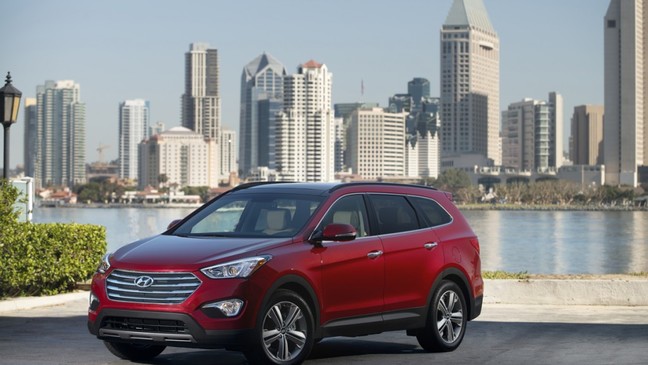 2013 Hyundai Santa Fe{ } (Image courtesy of Hyundai Motor America)
