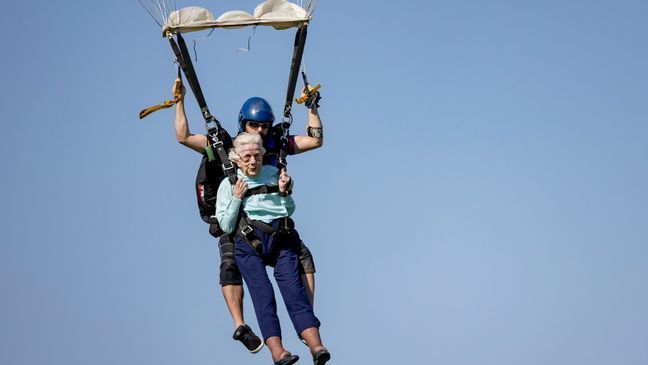 FILE - Dorothy Hoffner, 104, becomes the oldest person in the world to skydive with tandem jumper Derek Baxter on Sunday, Oct. 1, 2023, at Skydive Chicago in Ottawa, Ill. (Brian Cassella/Chicago Tribune via AP)