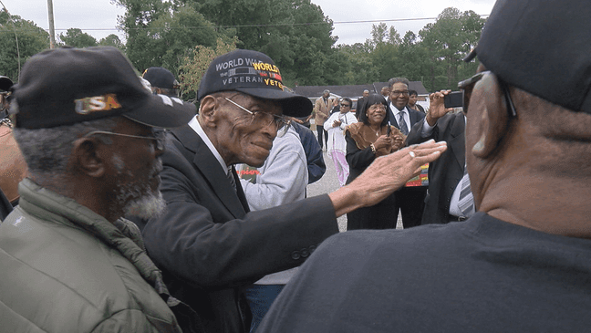 World War II veteran honored and celebrated on 100th birthday with community parade (Photo: Josh Davis){&nbsp;}