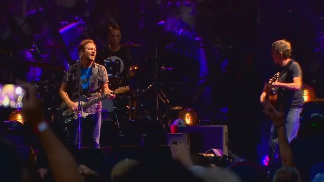 {p}Seattle came “Alive" Wednesday night, August 8, 2018, as Pearl Jam rocked Safeco Field for its first Home Show concert to raise money to fight homelessness in the city. It's the first time in five years the band has played in Seattle. (Photo: KOMO News){br}{/p}