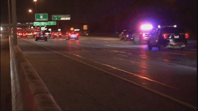 Hundreds of drivers shut down San Antonio highways to do donuts (SBG San Antonio)