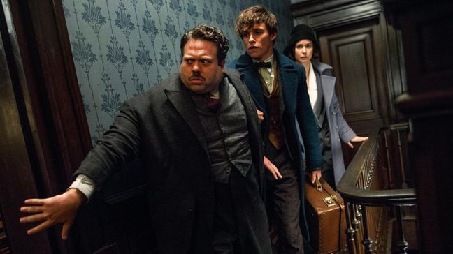 (L-r) DAN FOGLER as Jacob, EDDIE REDMAYNE as Newt and KATHERINE WATERSTON as Tina in Warner Bros. Pictures' fantasy adventure "FANTASTIC BEASTS AND WHERE TO FIND THEM," a Warner Bros. Pictures release. (Warner Bros. Entertainment Inc.)