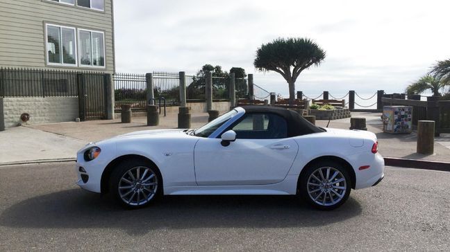 2017 Fiat 124 Spider (Photo by Jill Ciminillo)