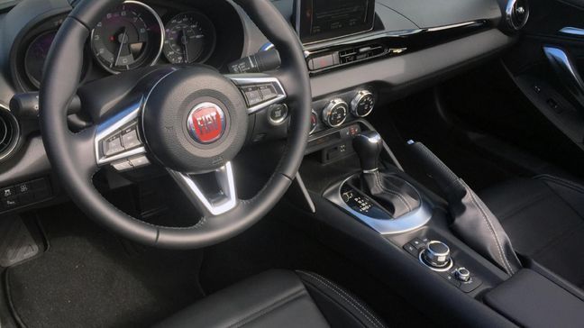 2017 Fiat 124 Spider (Sinclair Broadcast Group / Jill Ciminillo)