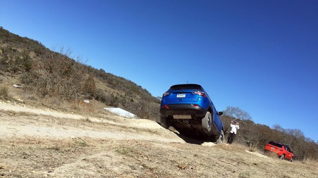 2017 Jeep Compass (Sinclair Broadcast Group / Jill Ciminillo)