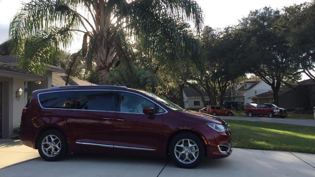 2017 Chrysler Pacifica (Sinclair Broadcast Group / Jill Ciminillo)