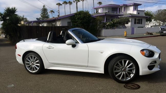 2017 Fiat 124 Spider (Photo by Jill Ciminillo)