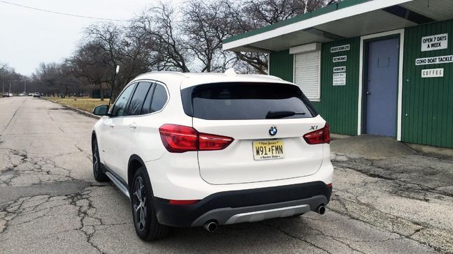 2016 BMW X1 (Photo by Jill Ciminillo)