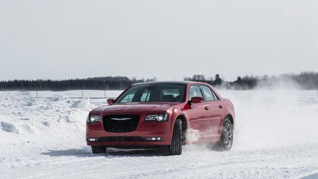 2017 Chrysler 300S AWD (Image courtesy of Fiat Chrysler Automobiles)