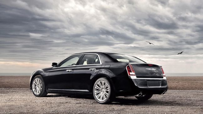 2014 Chrysler 300 (Image courtesy of Fiat Chrysler Automobiles)