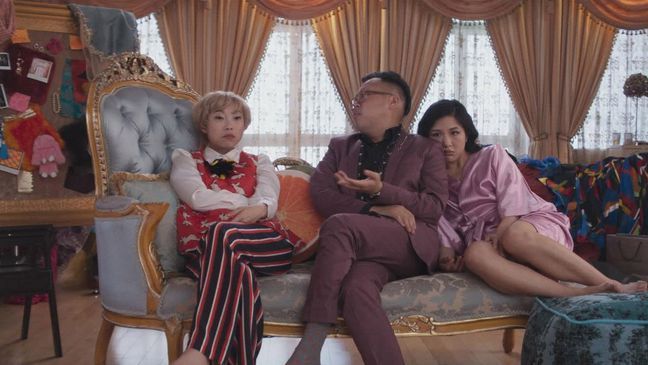 {p}(L-R) AWKWAFINA as Peik Lin, NICO SANTOS as Oliver and CONSTANCE WU as Rachel in Warner Bros. Pictures' and SK Global Entertainment's and Starlight Culture's contemporary romantic comedy "CRAZY RICH ASIANS," a Warner Bros. Pictures release. (Photo: Warner Bros. Pictures){/p}