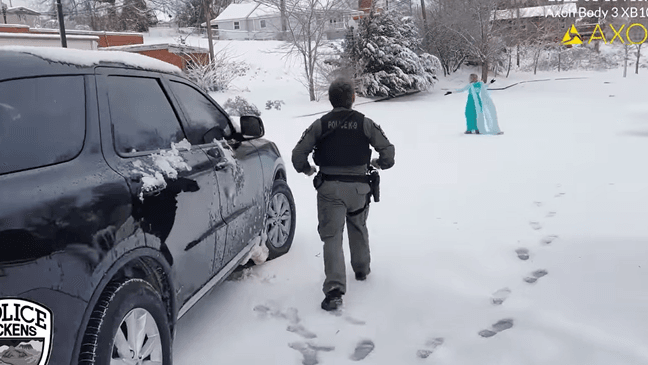 South Carolina officers arrest Elsa during winter storm on January 16, 2022 (Credit: Pickens Police Department)