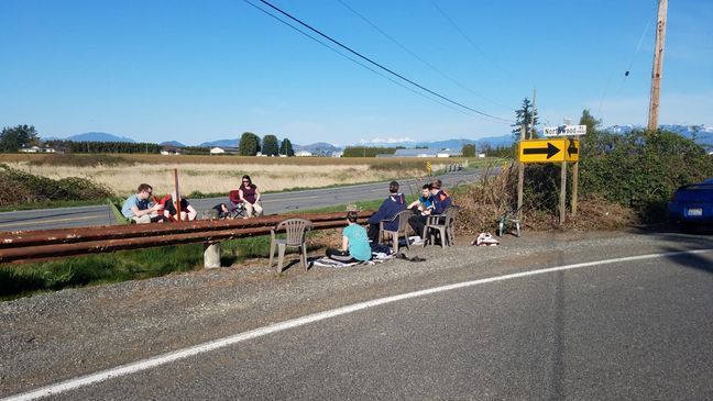 Gavin Willis' family gets together at the U.S. Candian border in Lynden, Wash. to catch up. (Photo courtesy: Gavin Willis)