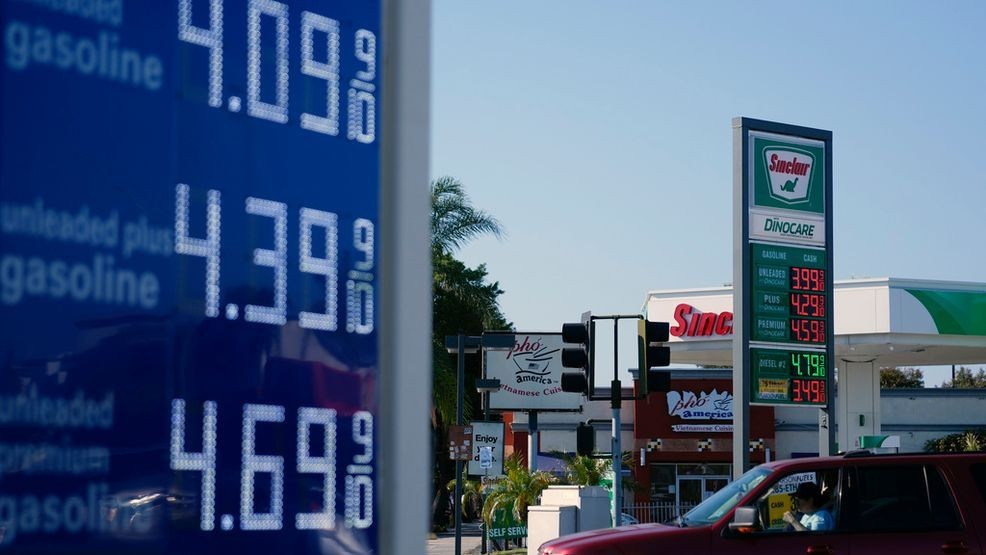 Image for story: How does Trump plan to ease gas prices during second term?