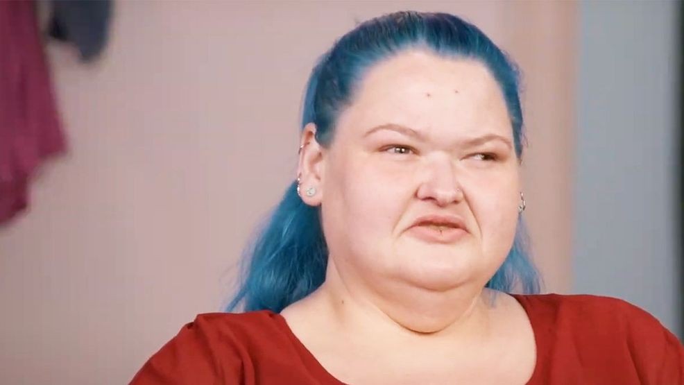 Image for story: '1000-Lb Sisters' star marries fiancé on Halloween