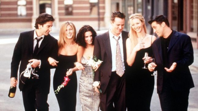 The Cast Of "Friends" 1999-2000 Season. From L-R: David Schwimmer, Jennifer Aniston, Courteney Cox Arquette, Matthew Perry, Lisa Kudrow And Matt Leblanc.  (Photo By Getty Images)