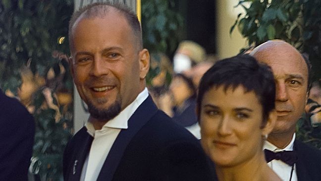 BEVERLY HILLS, CALIFORNIA - JANUARY 19: Bruce Willis and Demi Moore at Golden Globe Awards Show, January 19, 1997 in Beverly Hills, California. (Photo by Bob Riha, Jr./Getty Images)
