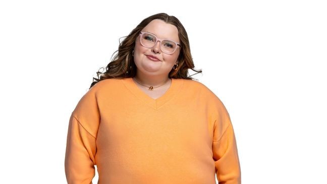 Alana "Honey Boo Boo" poses for 'Mama June' Season 7 promo (Credit: Liz Von Hoene/WETV)