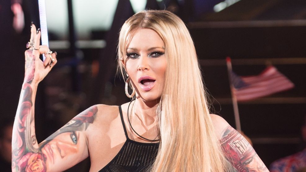 Image for story: Former adult star Jenna Jameson is helping people 'find Jesus' after being known for 'sin'