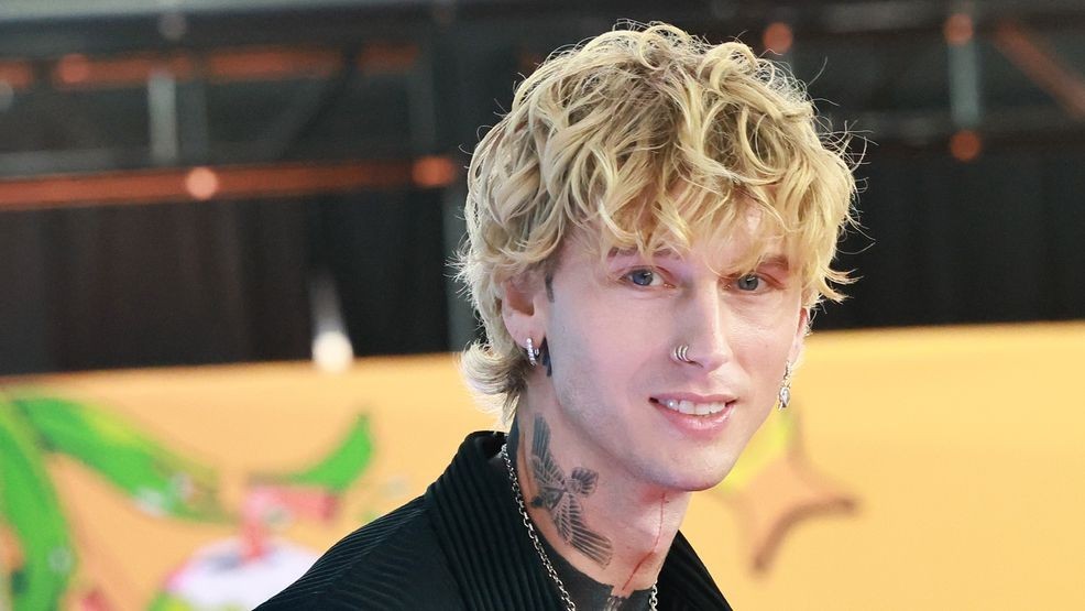 Image for story: MGK recalls fan who 'laid in front' of tour bus for attention being 'sweet'