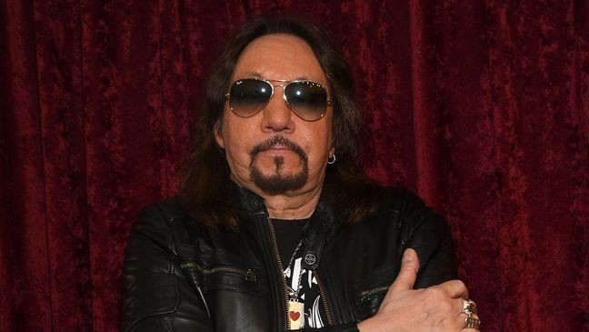 NEW YORK, NY - MARCH 23:  Musician Ace Frehley visits at SiriusXM Studios on March 23, 2016 in New York City.  (Photo by Ben Gabbe/Getty Images)