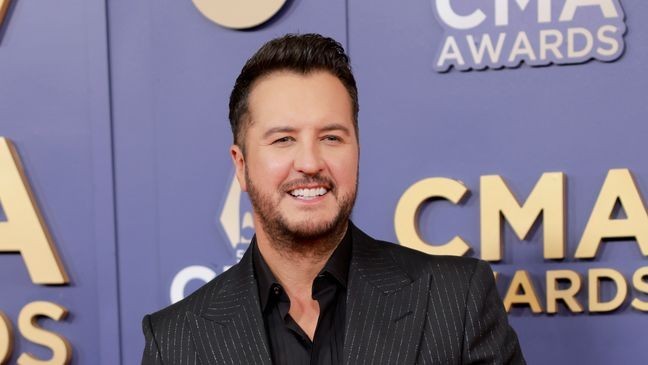 NASHVILLE, TENNESSEE - NOVEMBER 20: EDITORIAL USE ONLY Luke Bryan attends The 58th Annual CMA Awards at Music City Center on November 20, 2024 in Nashville, Tennessee. (Photo by Jason Kempin/Getty Images)