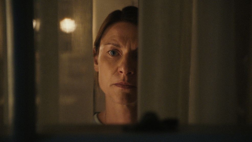 Image for story: Do’s and Don'ts of living next to a murderer: our guide to Claire Danes' creepy new series