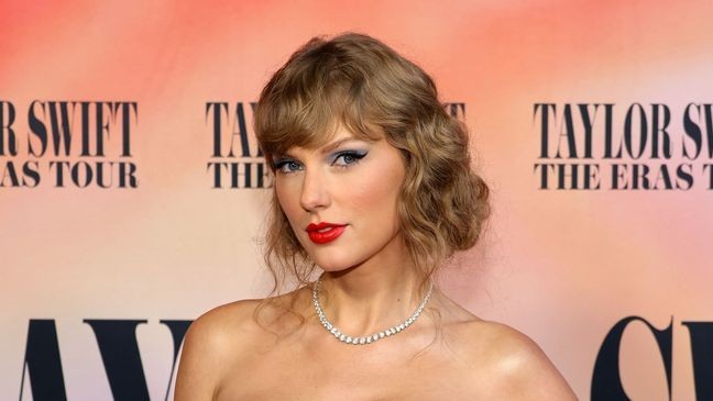 LOS ANGELES, CALIFORNIA - OCTOBER 11:  (EDITORIAL USE ONLY. NO STANDALONE PUBLICATION USE (NO SPECIAL INTEREST OR SINGLE ARTIST PUBLICATION USE; NO BOOK USE)) Taylor Swift attends "Taylor Swift: The Eras Tour" Concert Movie World Premiere at AMC The Grove 14 on October 11, 2023 in Los Angeles, California. (Photo by Matt Winkelmeyer/Getty Images)