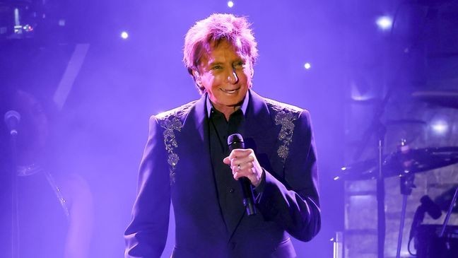 LOS ANGELES, CALIFORNIA - FEBRUARY 01: Barry Manilow performs onstage during the 67th GRAMMY Awards Pre-GRAMMY Gala & GRAMMY Salute to Industry Icons Honoring Jody Gerson on February 01, 2025 in Los Angeles, California. (Photo by Leon Bennett/Getty Images for The Recording Academy)