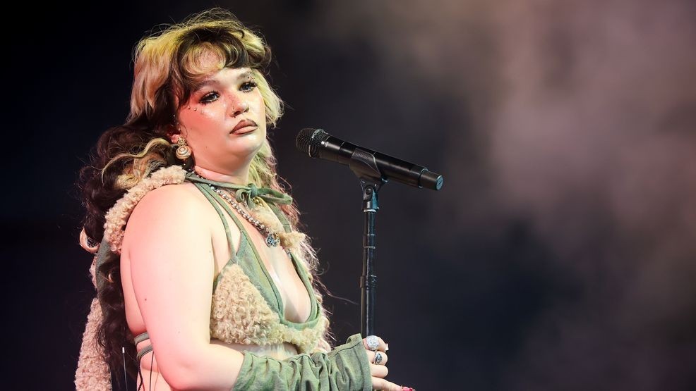 Image for story: Lola Young is &lsquo;going away for a while’ and canceling &lsquo;everything’ after onstage collapse