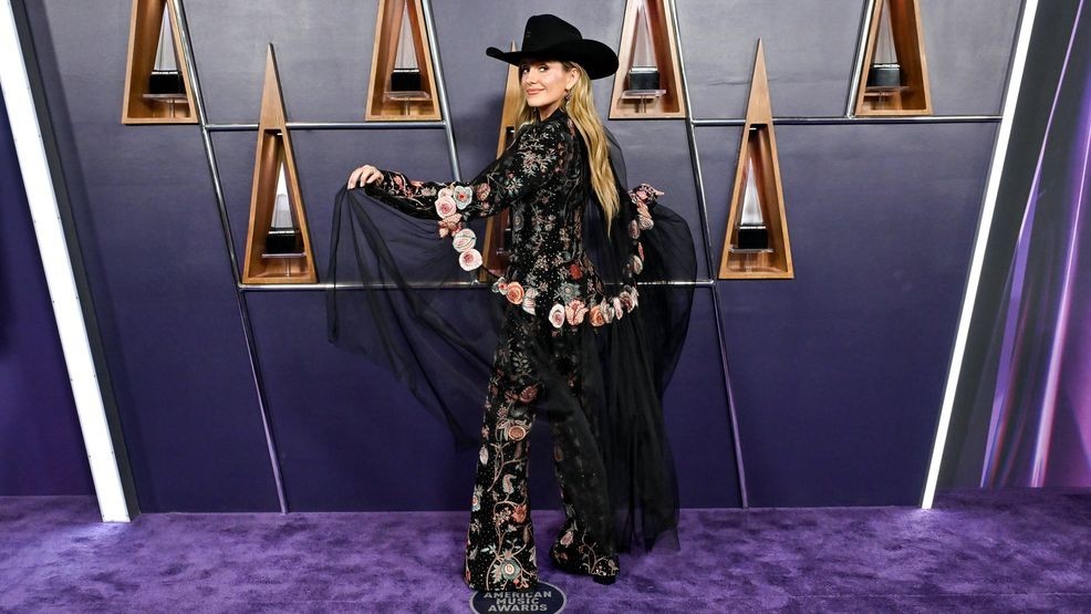 Lainey Wilson attends the 2025 American Music Awards at Fontainebleau Las Vegas on May 26, 2025 in Las Vegas, Nevada. (Credit: David Becker/Getty Images)