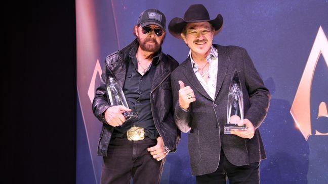 Brooks & Dunn win{&nbsp;}Vocal Duo of the Year at the 59th annual CMA Awards in Nashville, Tenn. on Wednesday, Nov. 19, 2025. (Photo: Sydney Keller/FOX 17 News)