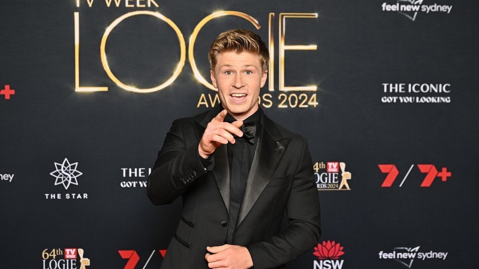 Image for story: Watch Robert Irwin rank birds based on their rizz, crowns a controversial no. 1