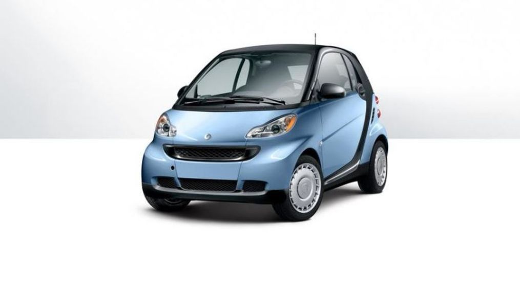 2009 smart fortwo Pure Coupe (Image courtesy of Mercedes-Benz USA)