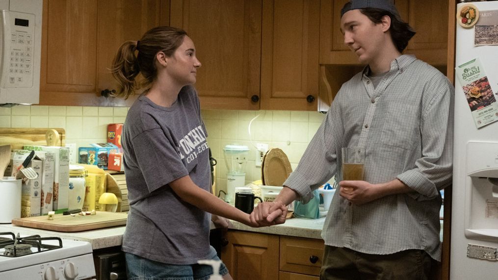 Shailene Woodley and Paul Dano star in DUMB MONEY. (Photo: Sony Pictures){p}{br}{/p}