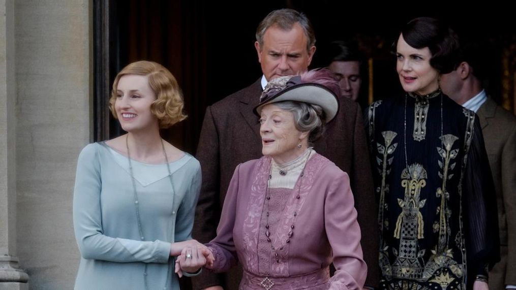 4127_D019_00107_RC(l-r.) Laura Carmichael stars as Lady Hexham, Maggie Smith as The Dowager Countess of Grantham, Hugh Bonneville as Lord Grantham, Allen Leech as Tom Branson and Elizabeth McGovern as Lady Grantham in DOWNTON ABBEY, a Focus Features release.Credit:  Jaap Buitendijk / Focus Features