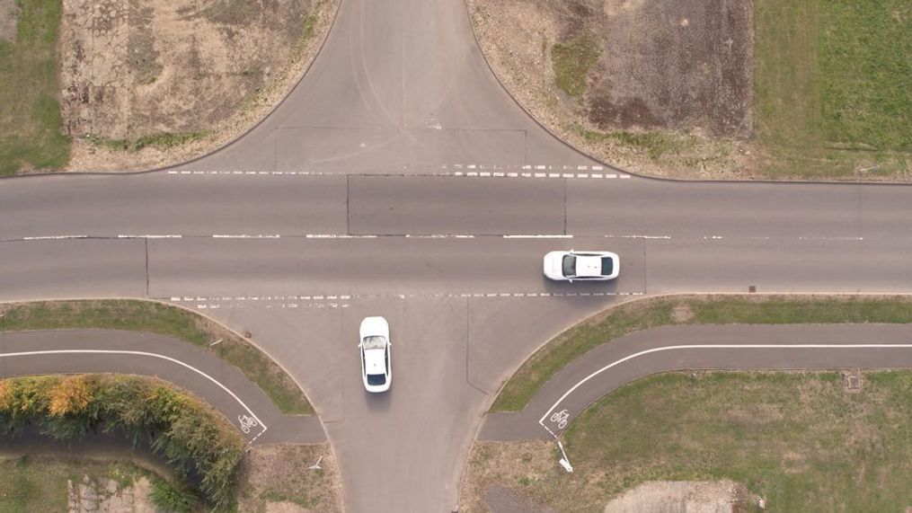 Imagine a world where negotiating busy junctions does not require you to wait at a red light and the only reason to stop your car is because you have arrived at your destination. (Image courtesy of Ford Motor Co.)