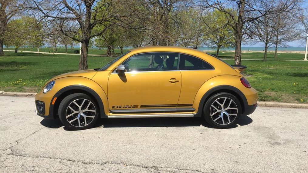 2017 Volkswagen Beetle Dune (Sinclair Broadcast Group / Jill Ciminillo)