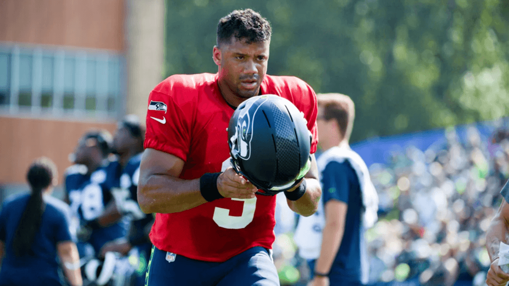 {p}One hundred and twenty professional and college teams, including the Seahawks, will wear what is considered the safest helmet in the country this football season. (Photo: ROD MAR/ROD MAR - 2018 Seahawks Training Camp) {/p}