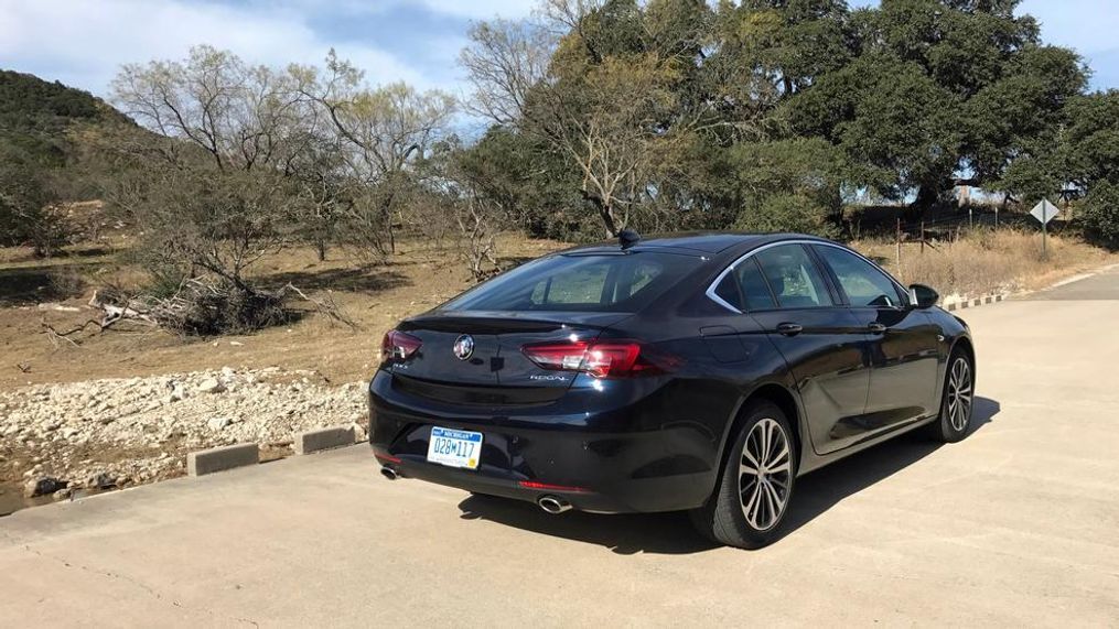 2018 Buick Regal Sportback 12.JPG