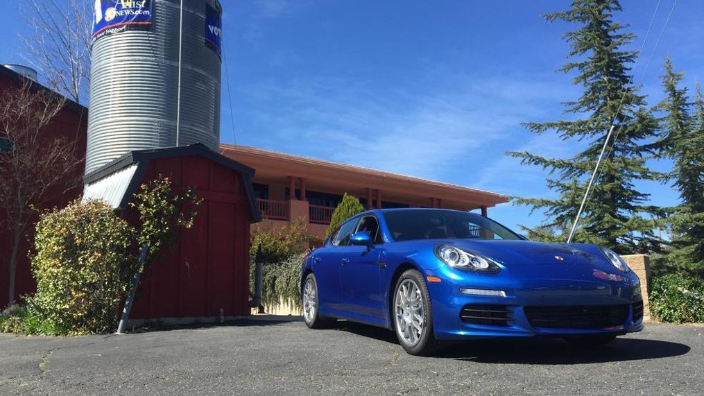 2015 Porsche Panamera S (Sinclair Broadcast Group / Jill Ciminillo)