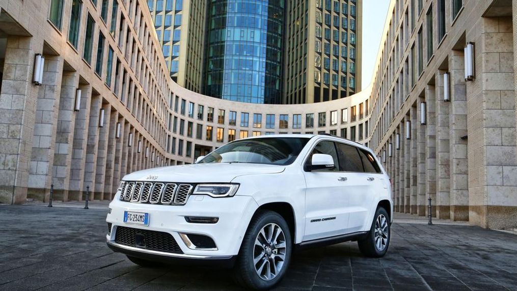 Euro Spec Jeep Grand Cherokee Summit (Image courtesy of Fiat Chrysler Automobiles)