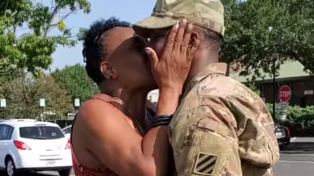 Mom overjoyed as soldier son surprises her after 7-month deployment (Georgia National Guard via Storyful)