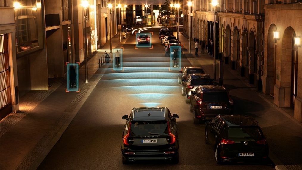City Safety in the Volvo XC90 features Pedestrian and Cyclist detection with full auto brake, day and night. (Image courtesy of Volvo Car Group)