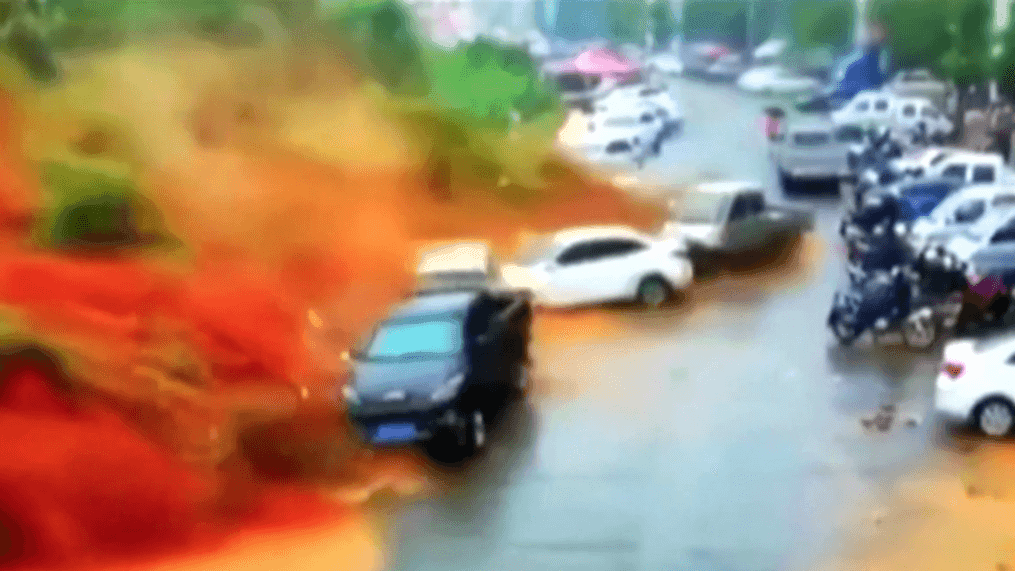 Watch: Dramatic landslide caught on camera in China (CCTV)