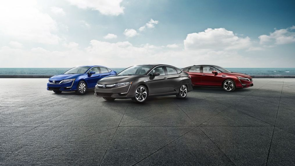 The Honda Clarity series was awarded the 2018 California Air Quality Award for Corporate Environmental Stewardship by the Coalition for Clean Air for proving drivers can reduce or even eliminate tailpipe emissions without sacrificing style, comfort or performance. (Image courtesy of American Honda Motor Co.)