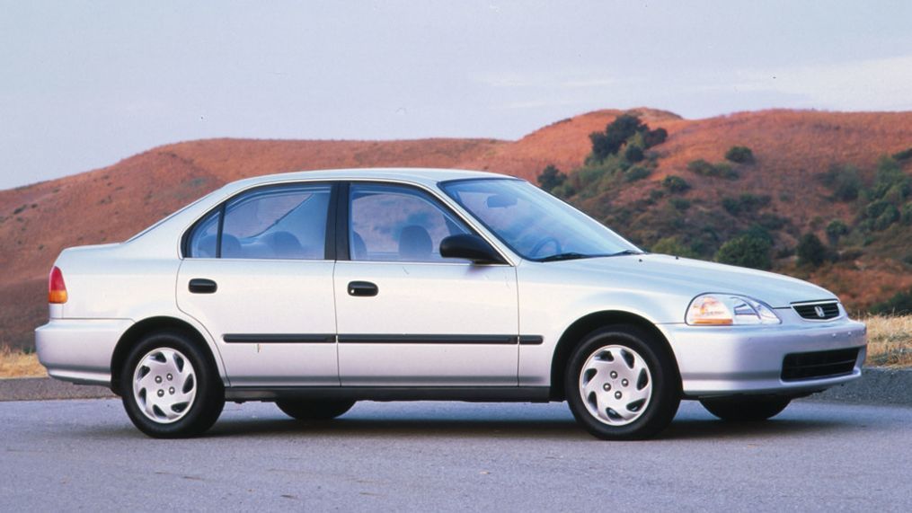 The Honda Civic was the most-stolen vehicle in 2018, with the 2000 model year (pictured) being the most popular year stolen. (Image courtesy of American Honda Motor Co.)